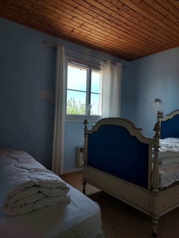 Една от 6 - те спални (1 - ви етаж)