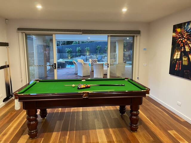 Substantial Sorrento in prime location gallery image 4