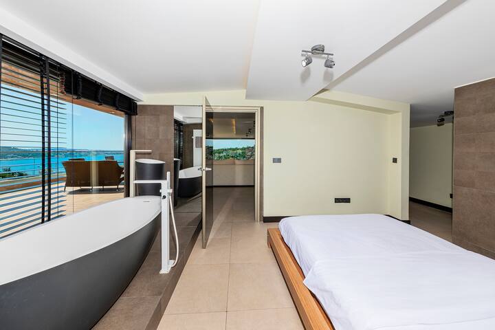 Airbnb’s best Penthouse Seaview istanbul 450sqmetr gallery image 3