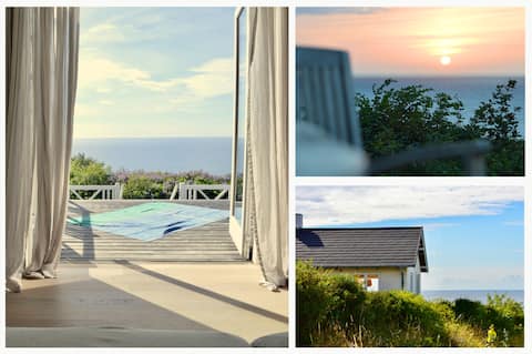 Luxurious cottage with the most beautiful ocean view