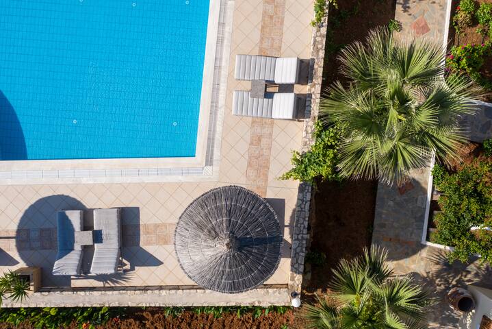 ELÉA Suites | The 3 Bedroom Suite gallery image 3