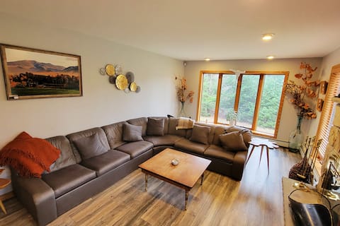 7BR Incredible & Large Twin Mountain River Home!