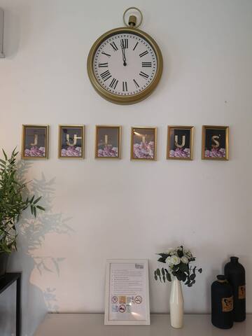 Julius 24: Stylish Heaven – 5 Mins to City Center gallery image 2