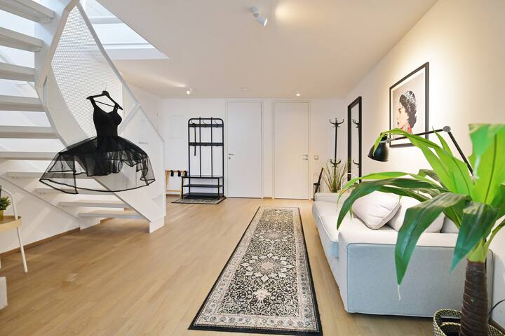 Julius 24: Stylish Heaven – 5 Mins to City Center gallery image 5