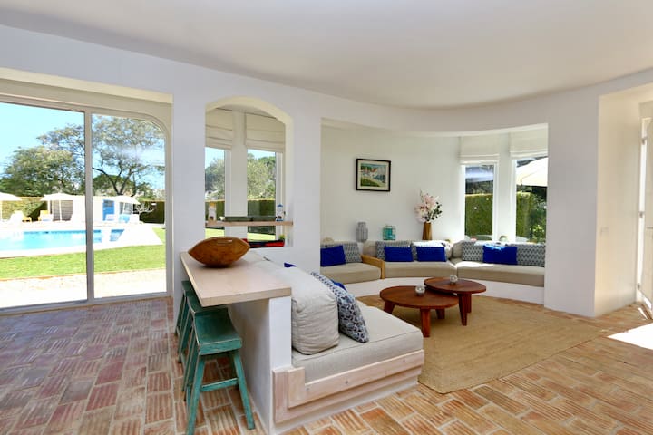 Clever Details managed Airbnb listing 2