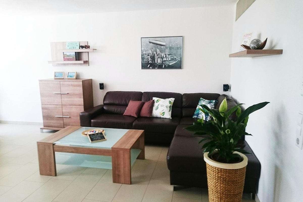 Popular Airbnb listing: "Gardenside" Apart. large terrace 3 km to the Lake in Friedrichshafen