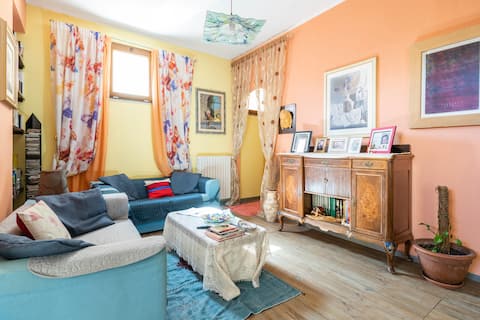 Small and Intimate City Center CIN Q8925