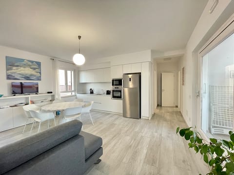 IDA PALACE, new deluxe beachfront apartment