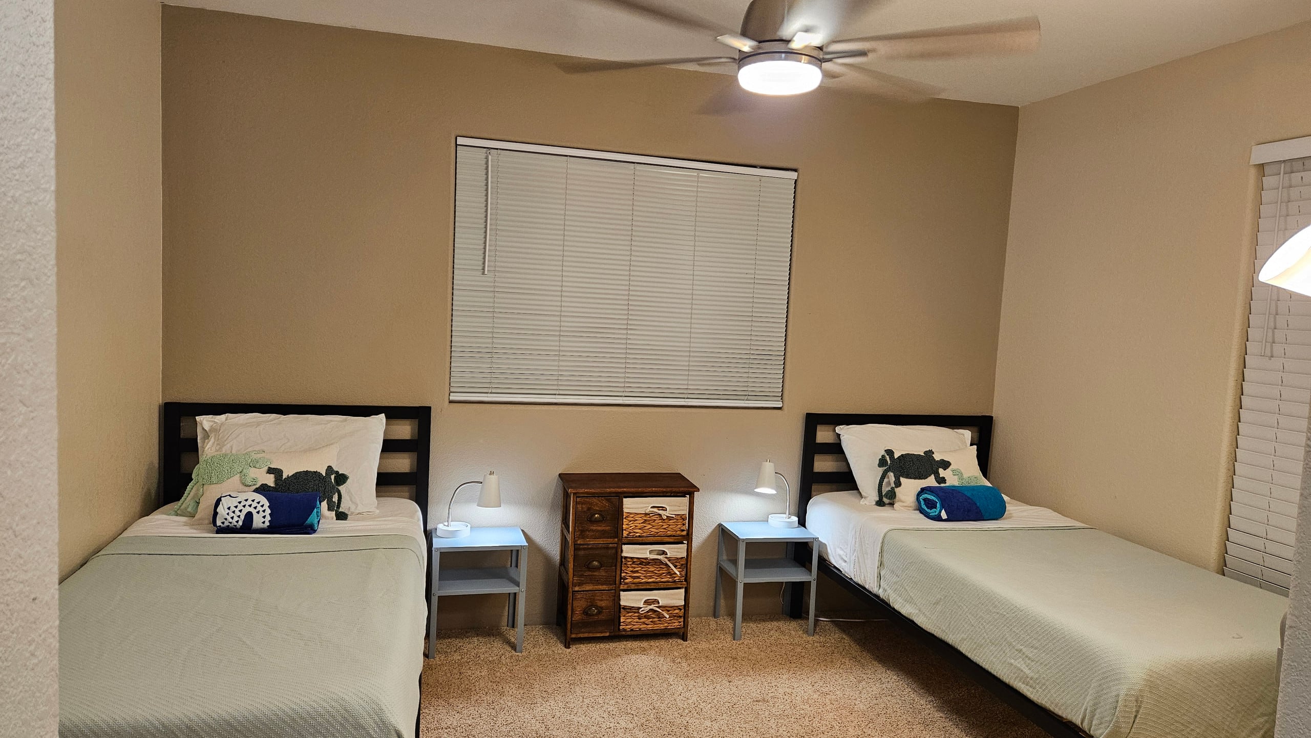 Condo in Kailua-Kona · ★4.67 · 2 bedrooms · 3 beds · 1 bath - Image 10