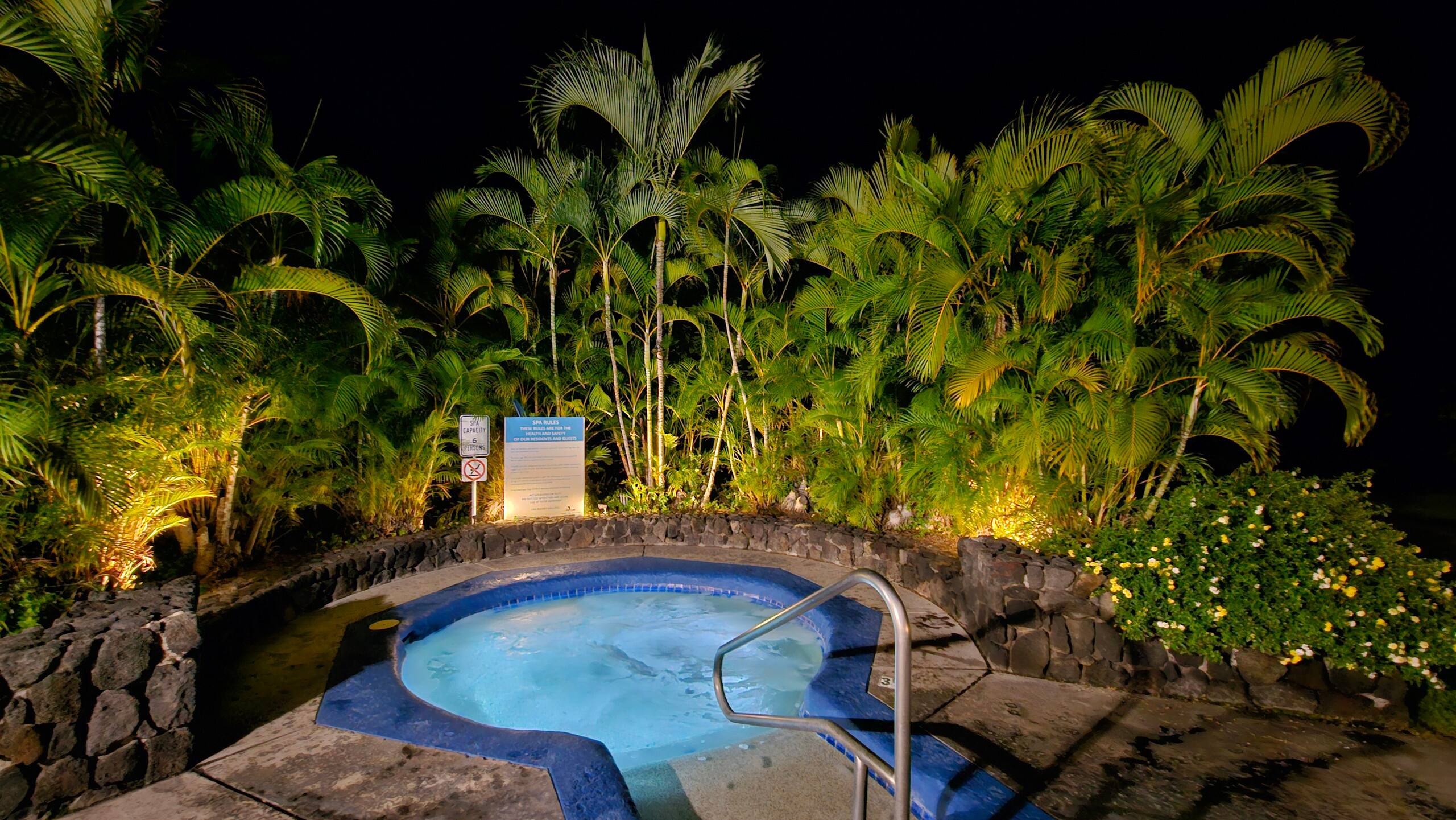 Condo in Kailua-Kona · ★4.67 · 2 bedrooms · 3 beds · 1 bath - Image 49