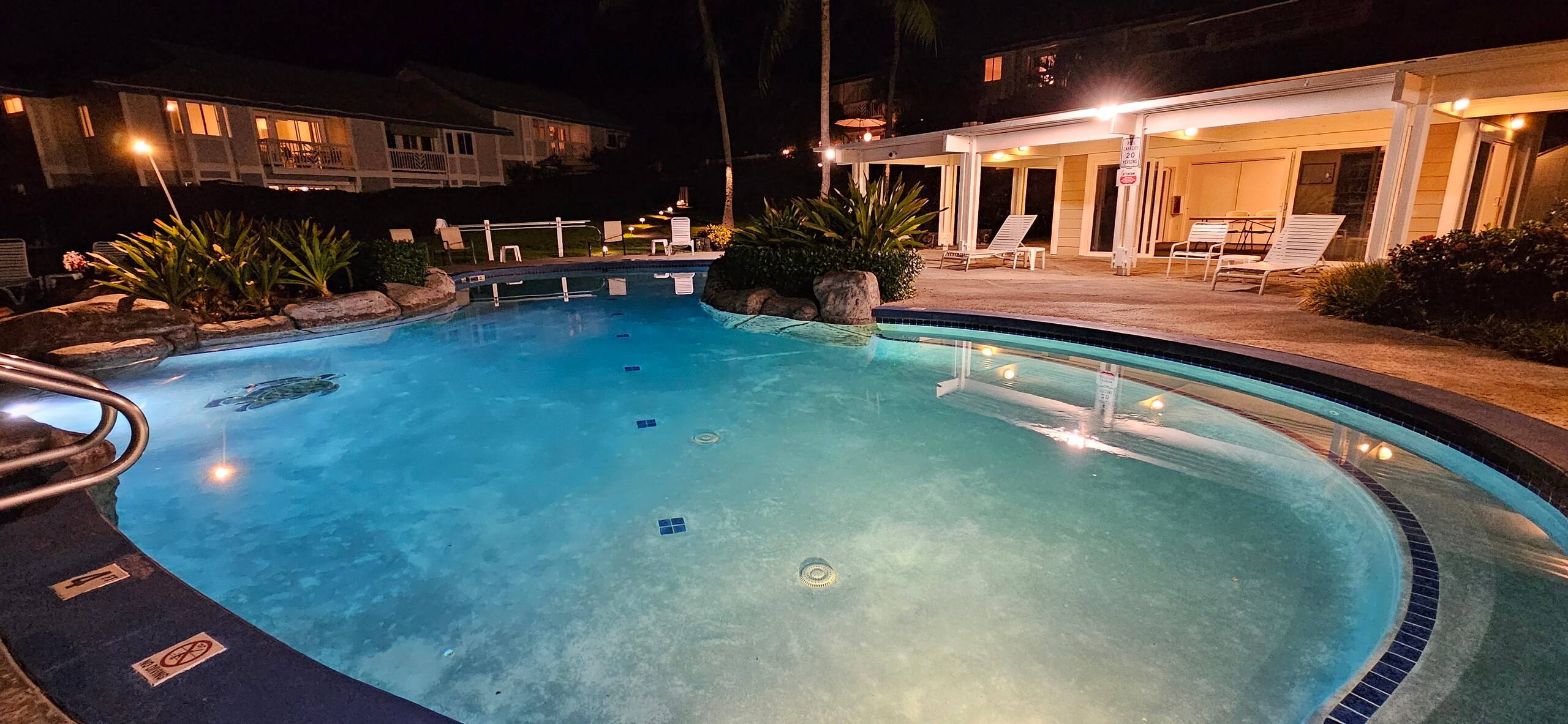 Condo in Kailua-Kona · ★4.67 · 2 bedrooms · 3 beds · 1 bath - Image 54