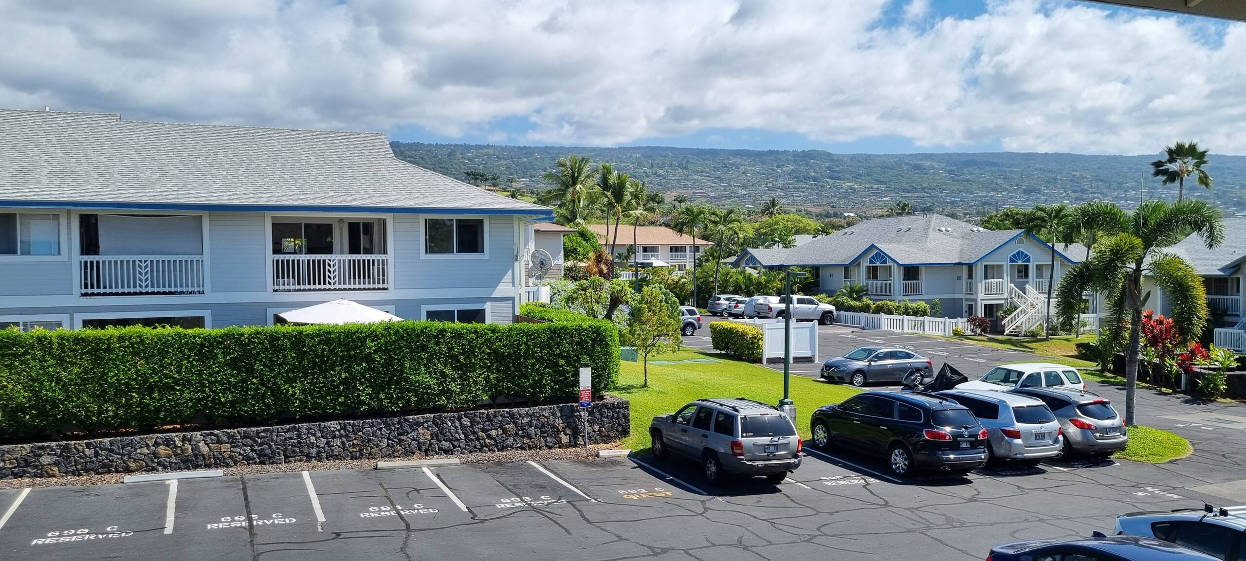Condo in Kailua-Kona · ★4.67 · 2 bedrooms · 3 beds · 1 bath - Image 25