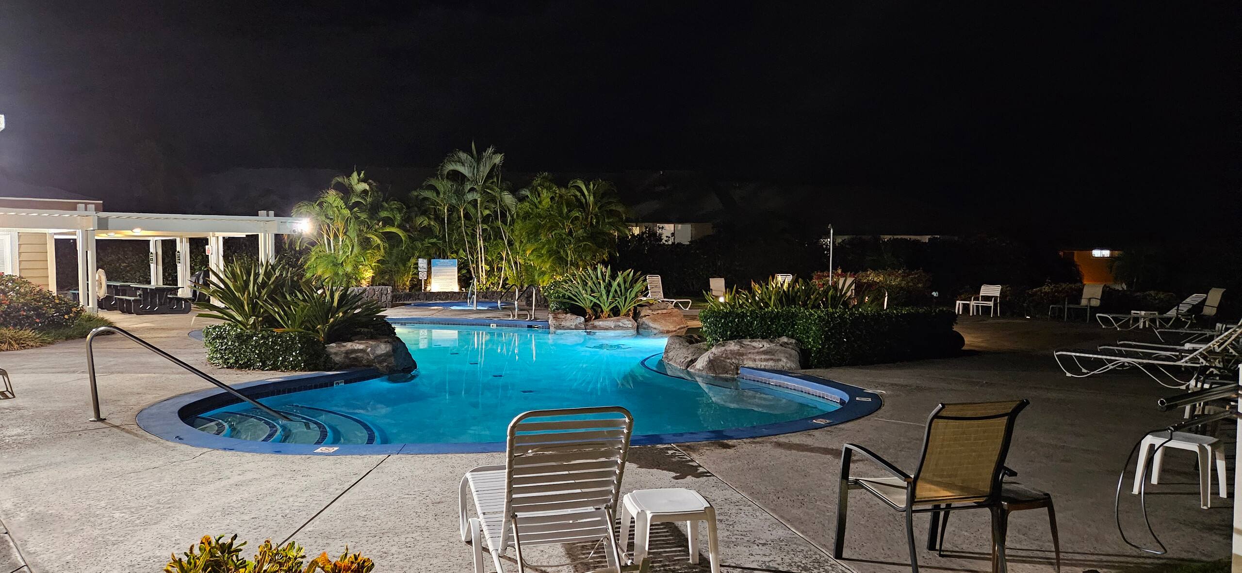 Condo in Kailua-Kona · ★4.67 · 2 bedrooms · 3 beds · 1 bath - Image 51