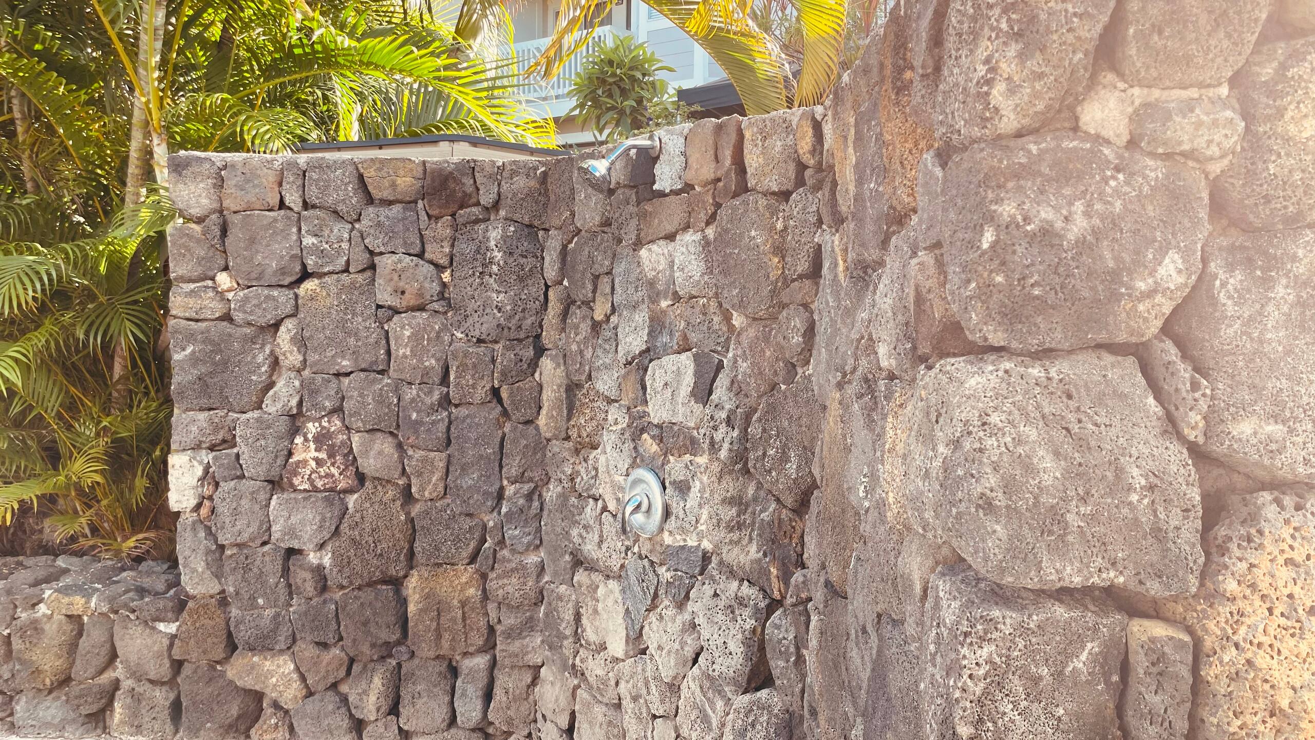 Condo in Kailua-Kona · ★4.67 · 2 bedrooms · 3 beds · 1 bath - Image 42