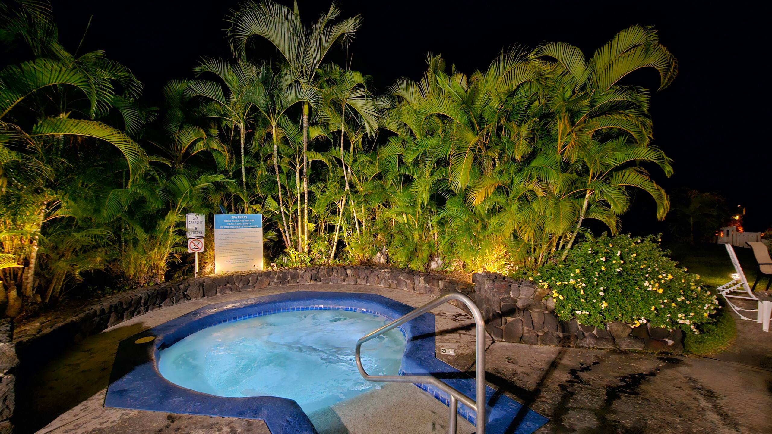 Condo in Kailua-Kona · ★4.67 · 2 bedrooms · 3 beds · 1 bath - Image 56