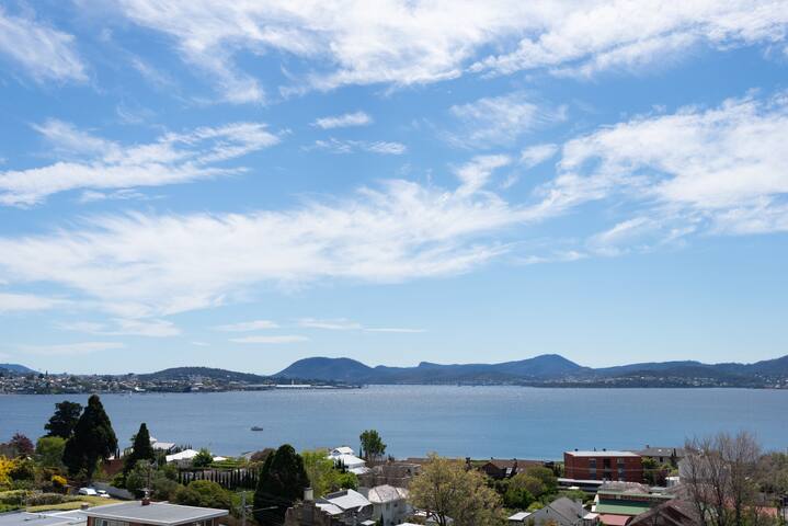 567, Luxury with river & city views gallery image 2