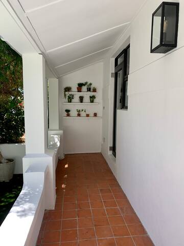 Spacious, renovated family home in Green Point gallery image 4