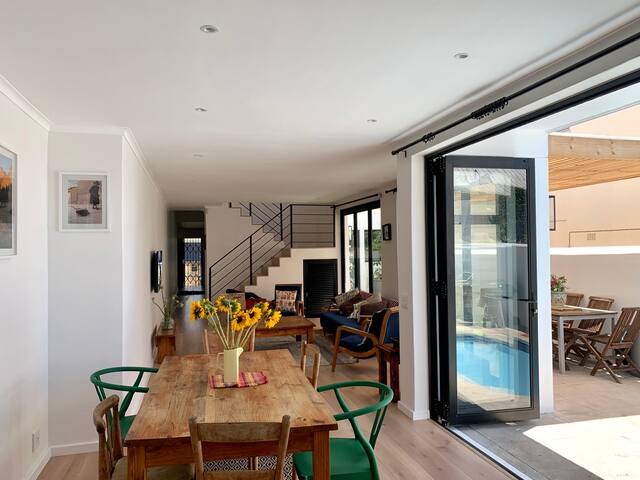 Spacious, renovated family home in Green Point