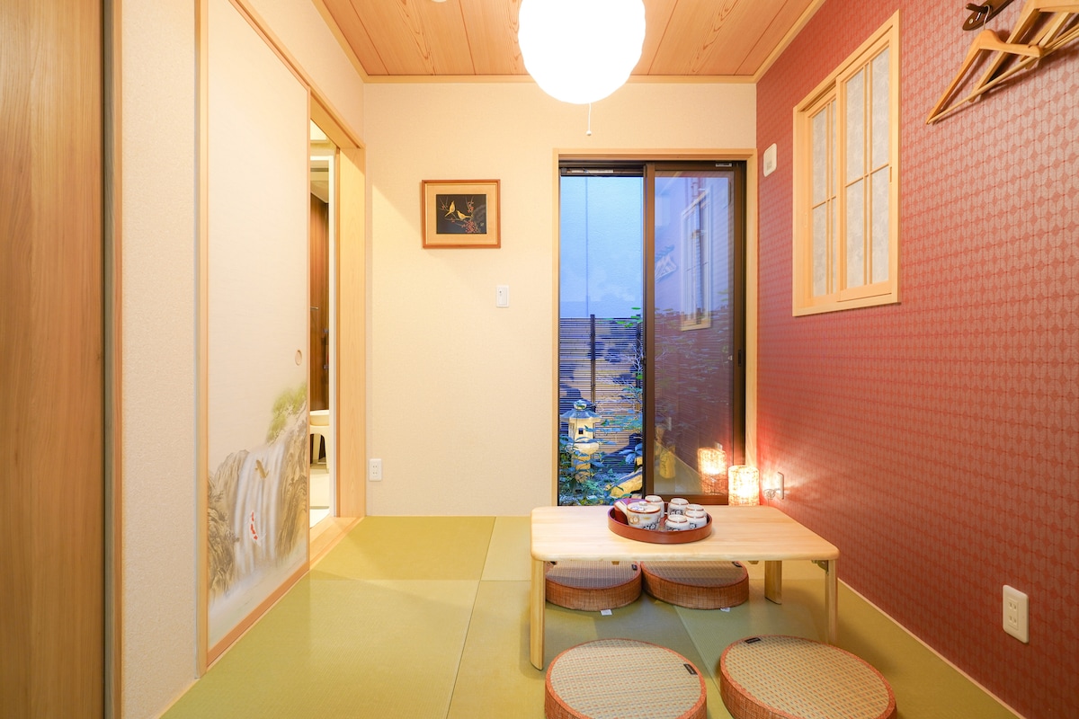 عندما يكون عدد الأشخاص الذين حجزوا 5، سيتم استخدامه كغرفة نوم