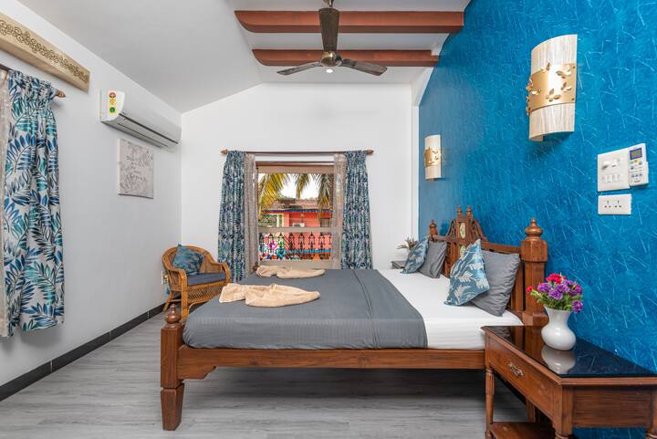 4BHK Villa in Calangute with shared pool