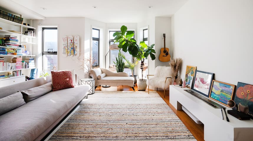 *Outdoor Space* Airy, bright, charming, zen duplex