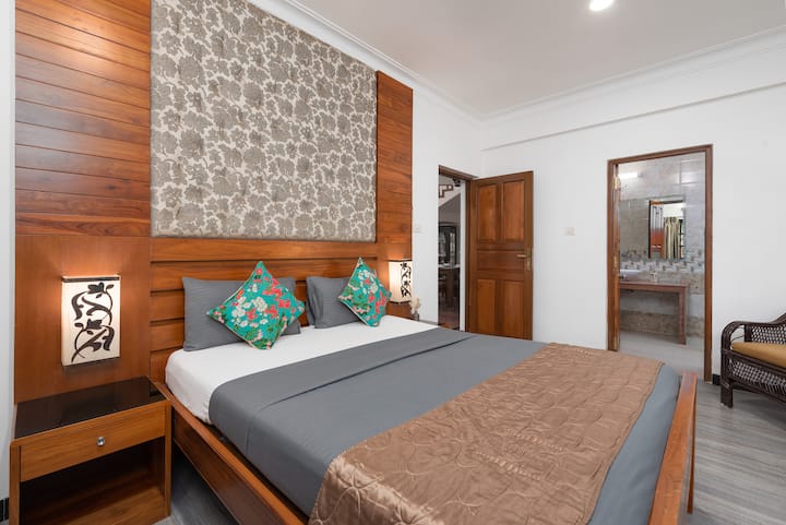Master bedroom with en suite bathroom