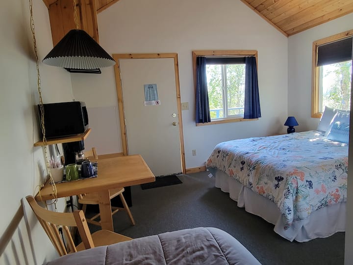 Cabin has 1 queen bed and 1 twin bed.