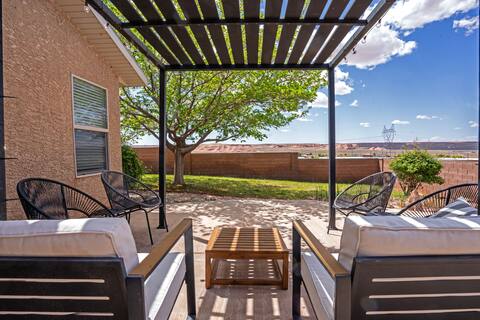 Clean, modern & spacious 3 bed/2 bath retreat