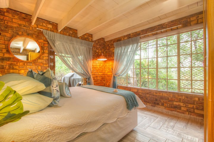 Dhoma e parë e gjumit në katin e poshtëm - Krevat dopio "Queen