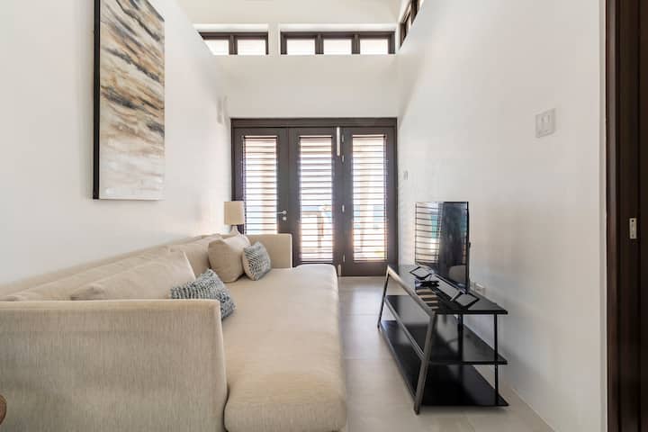 Bonus room with sofa bed sleeper, ocean & pool views