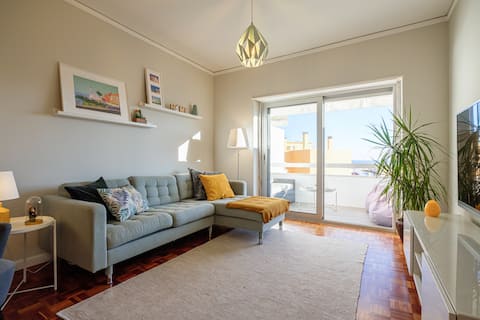 Popular Airbnb listing: ⭐Modern Apartment w/ Ocean Views near Beach &Train in Lisbon