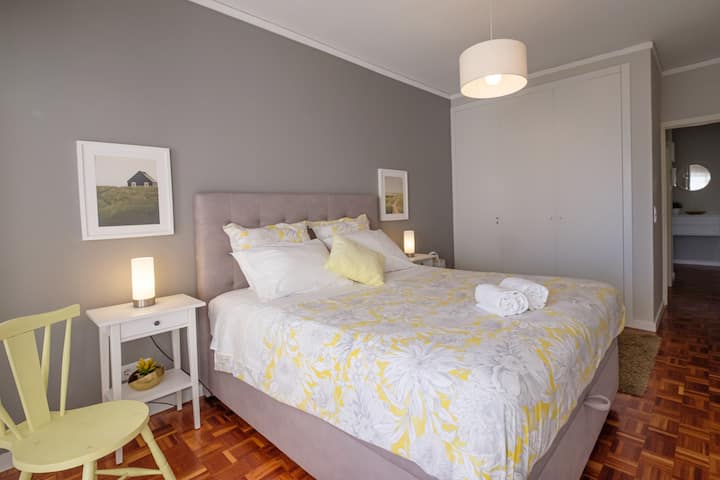 Veľká manželská posteľ