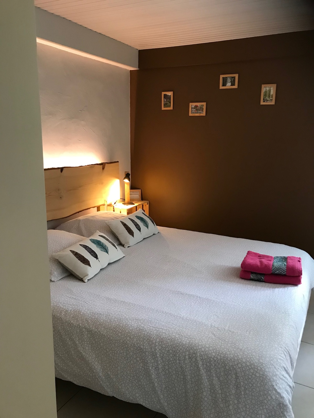 Prostrana spavaća soba od 16 m2 s uredom i malim uredom