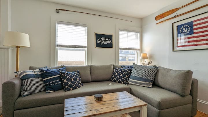 Ptown Harbor & Beach Side 1 Br Condo & Deck! - Provincetown, MA