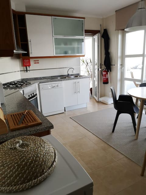 Short walk to Beach And Surf from Baleal Apartment
