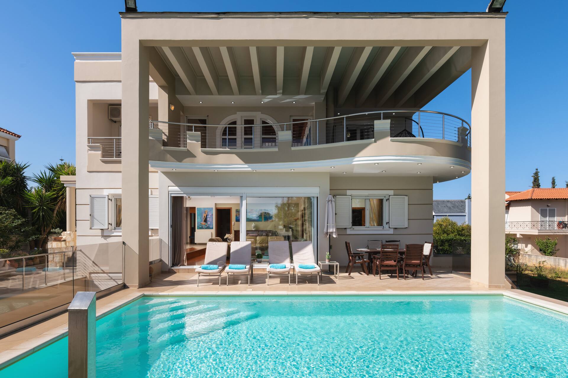 Cedar Tree Villa: Close to Town, Shops and Beaches