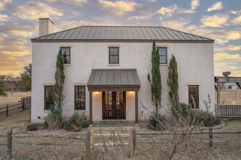 Stunning Villa w/ Alpaca, Sheep, Donkeys, Hot Tub