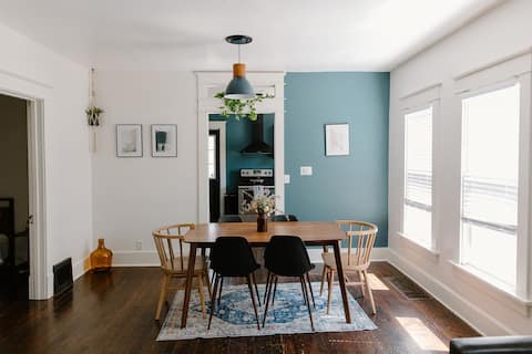 Charming Kalamazoo Bungalow - 5 min from downtown