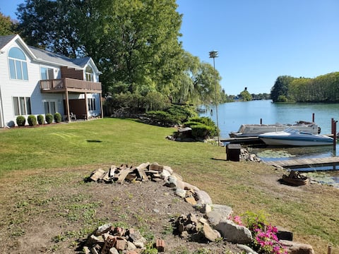 River Front,Two story duplex & boat dock, Vacation