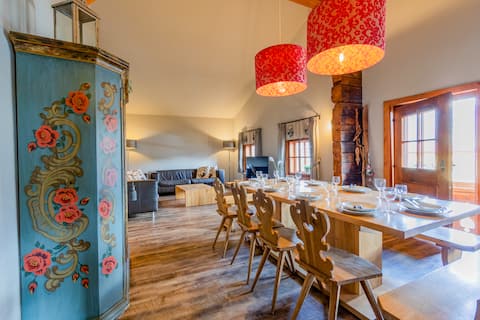 Das Schmiedhaus | 230qm| 9  bed rooms |4 bathrooms