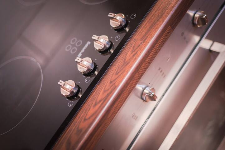 Comfort 3 Bedroom Apartment by Mansley gallery image 3