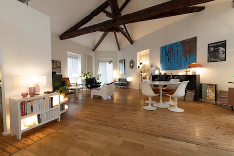 Annonce Airbnb populaire: Duplex loft – Saint-Seurin/Gambetta neighborhood à Bordeaux