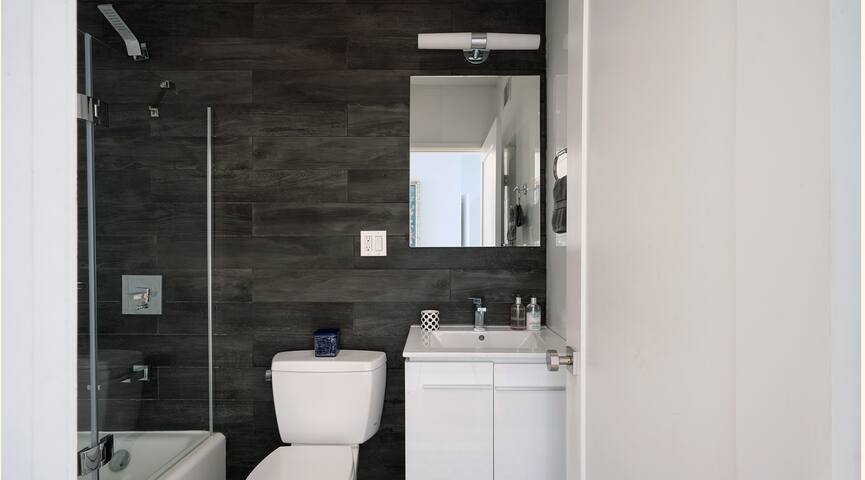 Zen light-filled Brooklyn Duplex gallery image 5