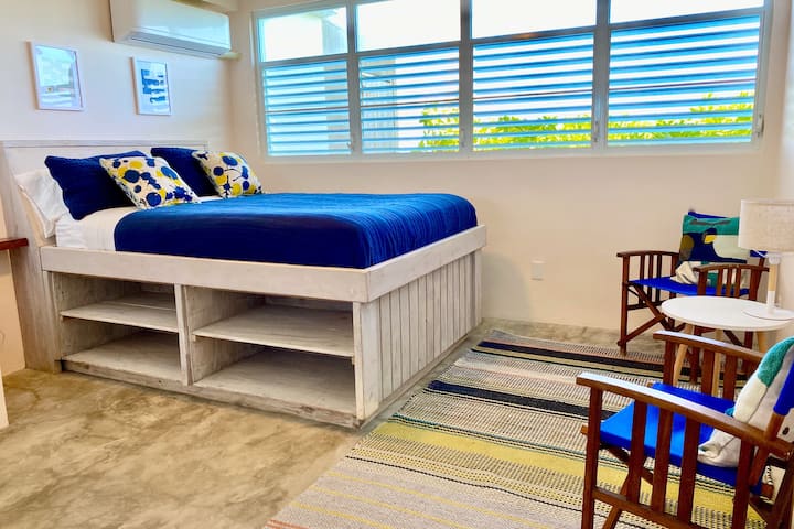 Single Queen Bedroom on Lower Level with Ocean Views.
(3rd BR)