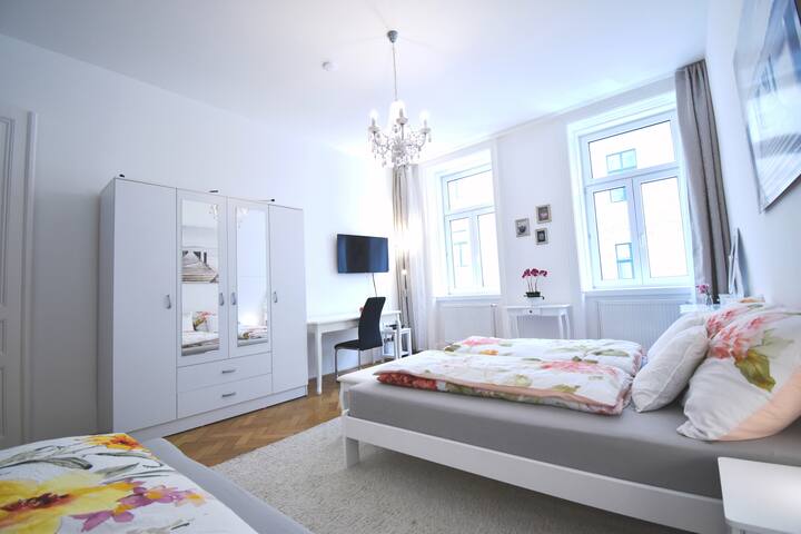 Cosy 3 Room Viennese Flat – 10min to City Center gallery image 5