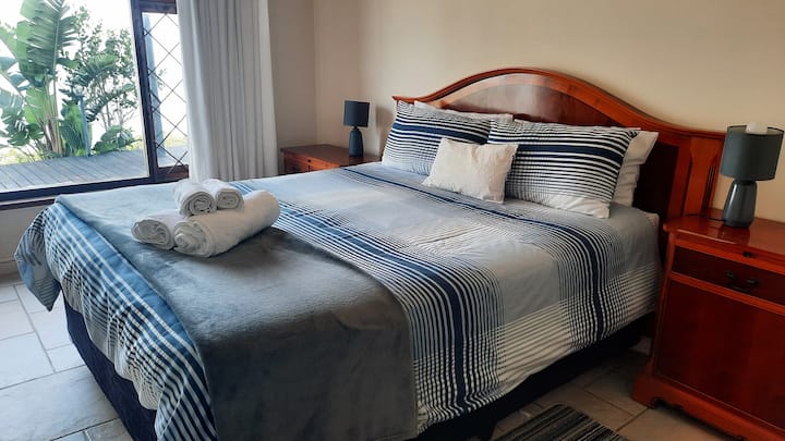 Chumba cha kulala 2. Kitanda cha ukubwa wa malkia. 