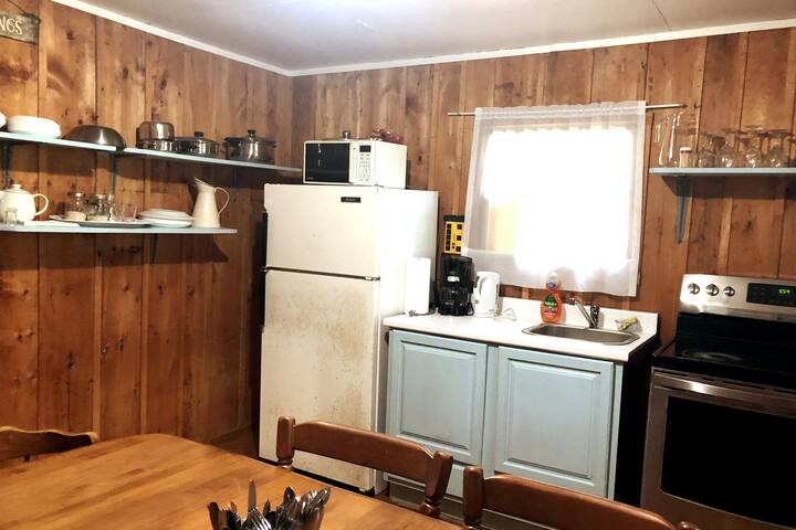 The Joe DiMaggio Cottage , Doctors Island cottage gallery image 4