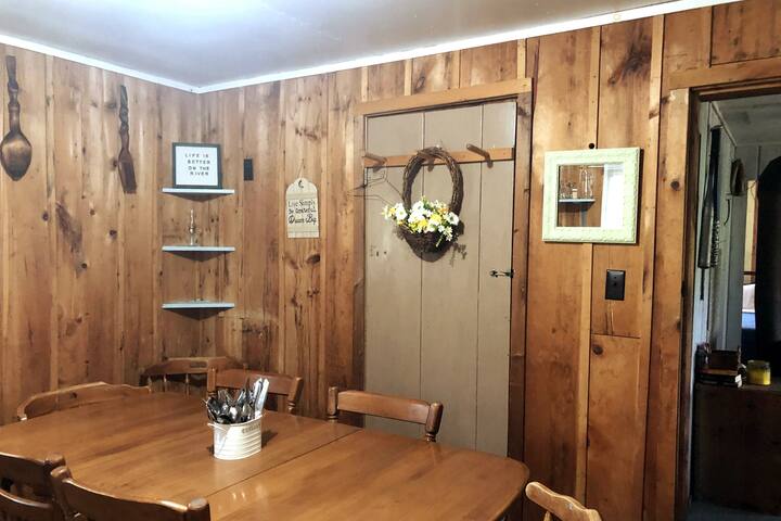 The Joe DiMaggio Cottage , Doctors Island cottage gallery image 3