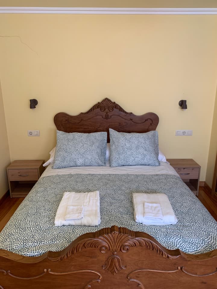 חדר השינה הראשי בקומה השלישית 
