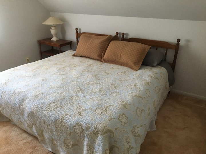 bračna soba na katu, pogled na jezero